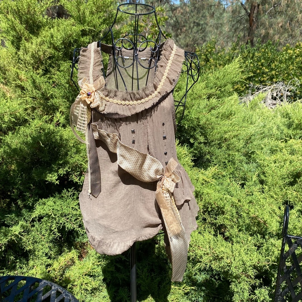 Artisan kreativekristen cream/  tan upcycled Ruffled Sleeveless Tank Top, HP25